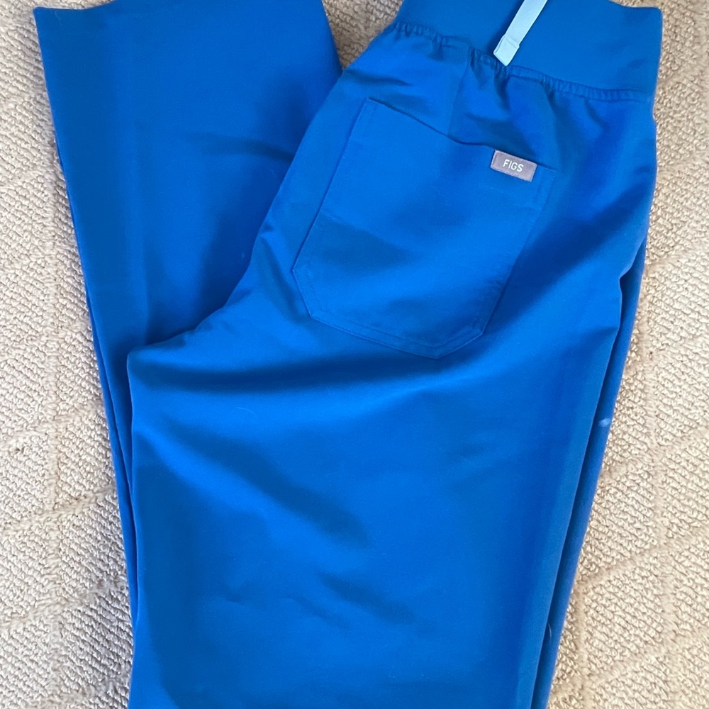 Figs Women’s Livingston High waisted Basic scrub pants in Royal Blue Size S